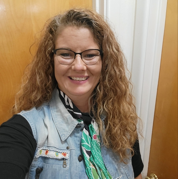 Meet your Posher, Malinda - Picture 1 of 1